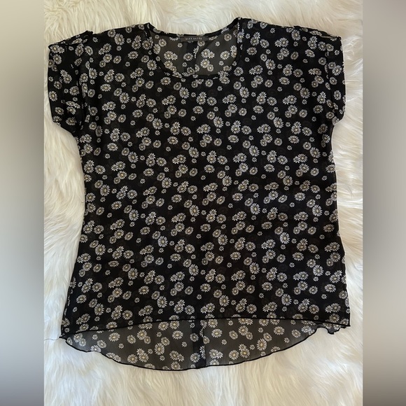 Suzy Shier Top - Picture 9 of 16